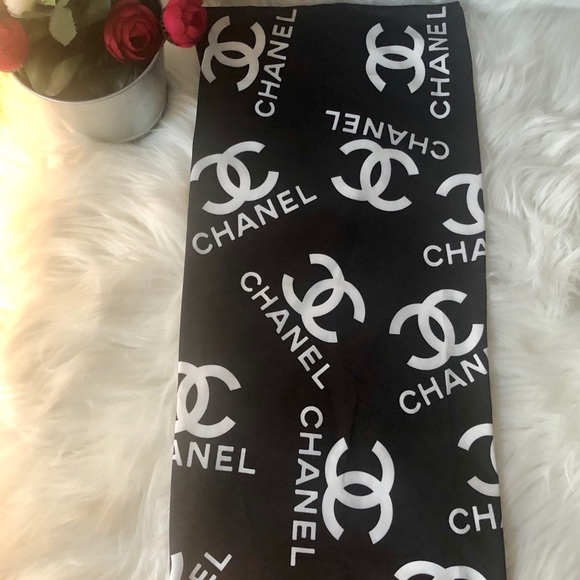 Inspired fashions bandana💕 - Picture 1 of 4